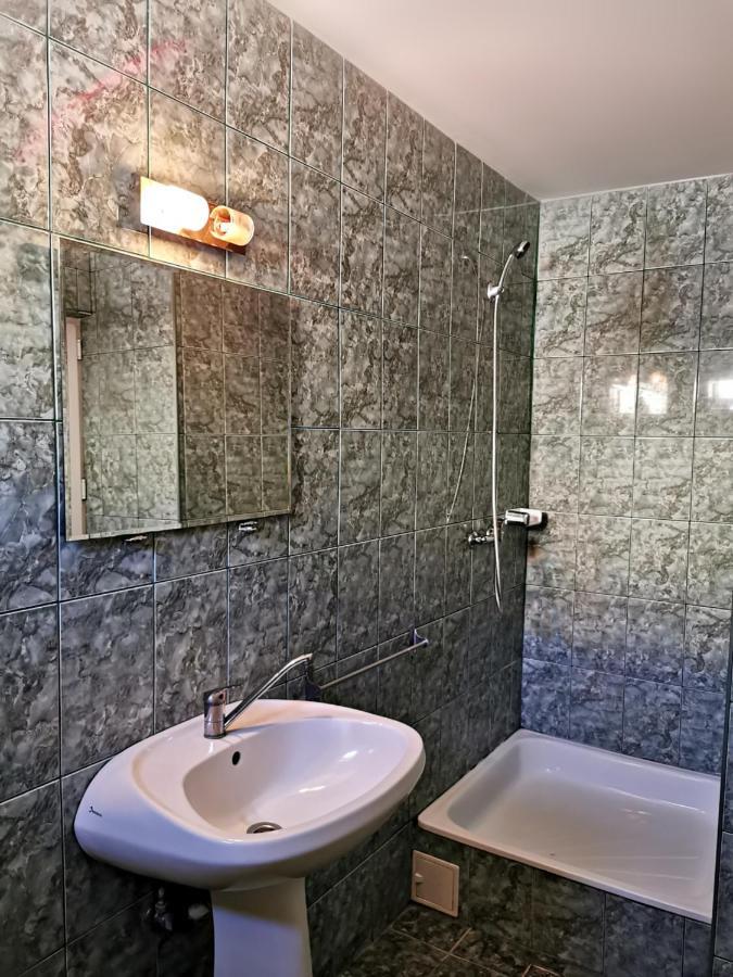 Motel International Recola à Băneşti Extérieur photo